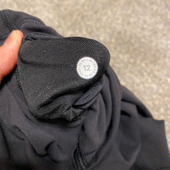 Lululemon Wunder Train Lot of 2 Women's Black Shorts Size 12 Inseam 6” - Picture 4 of 5